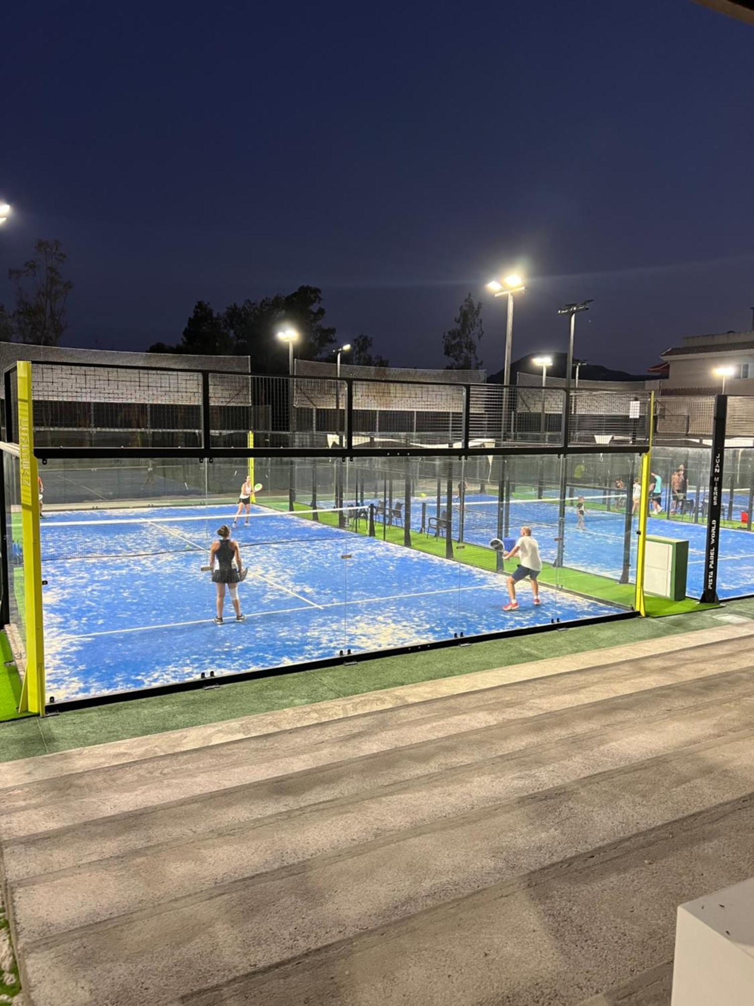 Piso Con Ac, Piscina Y Pista De Padel Y Tenis En Агилас Экстерьер фото