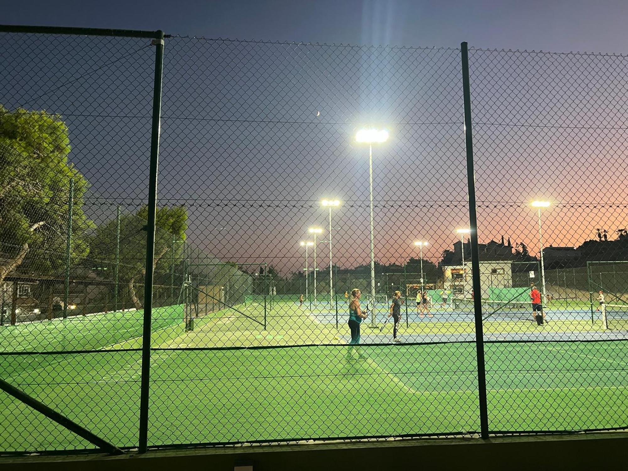 Piso Con Ac, Piscina Y Pista De Padel Y Tenis En Агилас Экстерьер фото
